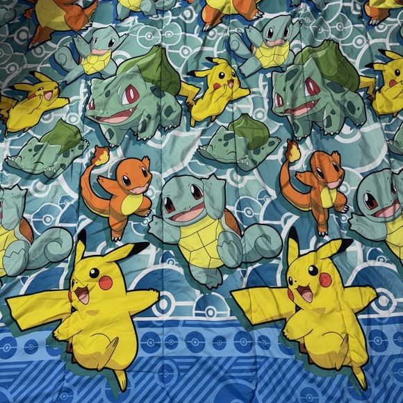 Pokémon Double Sided Comforter 58" x 82" Twin Pikachu Squirtle Charmander 2019 - Picture 1 of 6